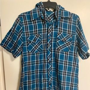 E-Zone Large blue plaid short sleeved button down shirt with removable hood